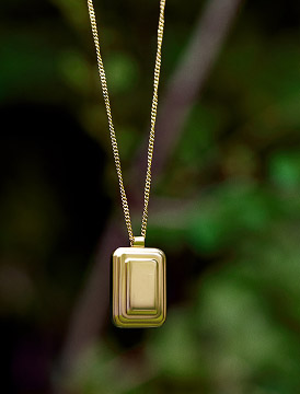 Raquel gold-tone necklace.