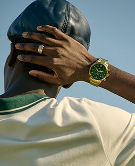 Image of a Fossil Neutra watch with a navy face