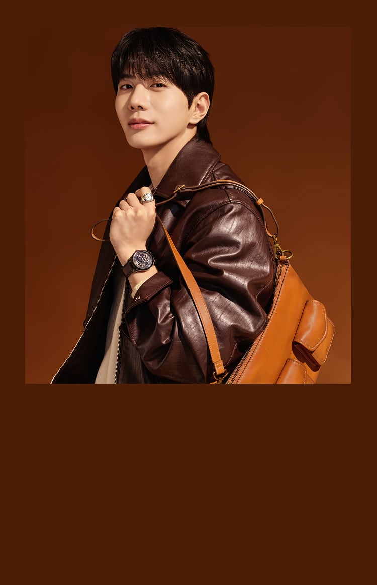 South Korean entertainer Choi Bo-Min wearing Fossil accessories.
